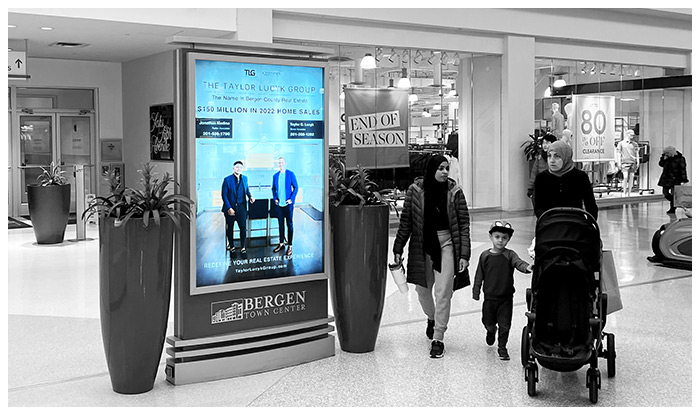 backlits mall advertising