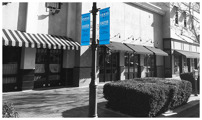 bridge banner mall advertising